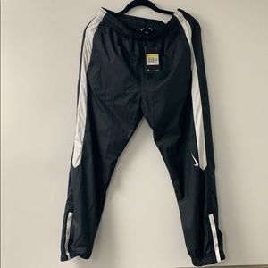 Nike sb shield black & white sulfur track pants Clearance